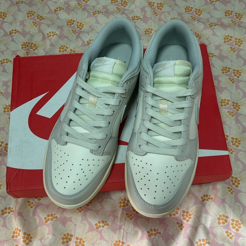 Nike Dunk Grey And White Retro Sneakers